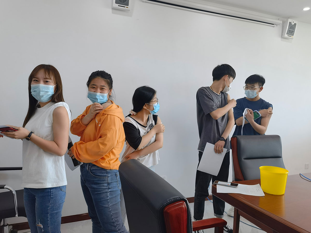 疼么，不疼，甚至有點(diǎn)想笑.jpg